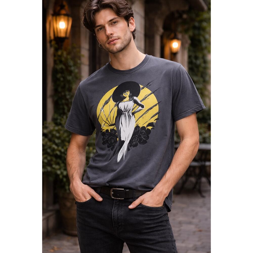 Resident Evil Village Lady Dimitrescu T-Shirt L Gothic Horror Graphic Fangamer